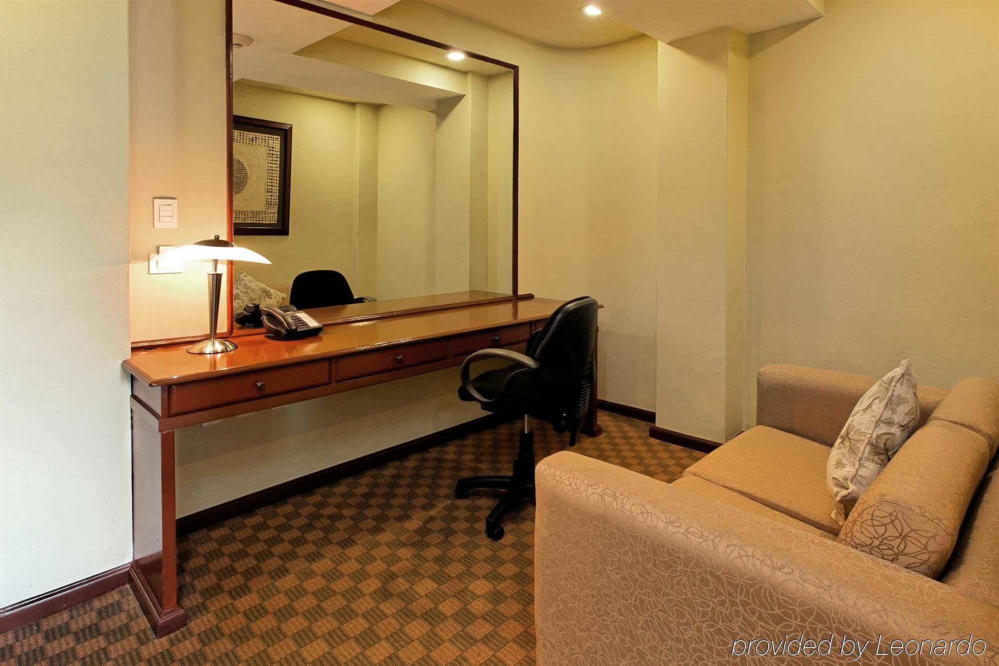 Holiday Inn&Suites México Zona Reforma Habitación foto